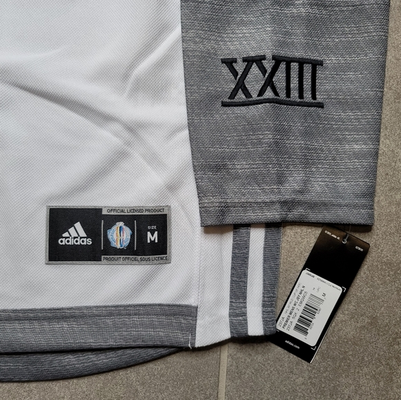 Team North America Nathan MacKinnon Hockey Jersey - Picture 8 of 10